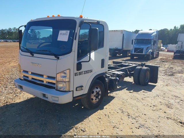45126553 :رقم المزاد ، JALB4W172B7402316 vin ، 2011 Isuzu Npr Dsl Reg At Eco-max مزاد بيع