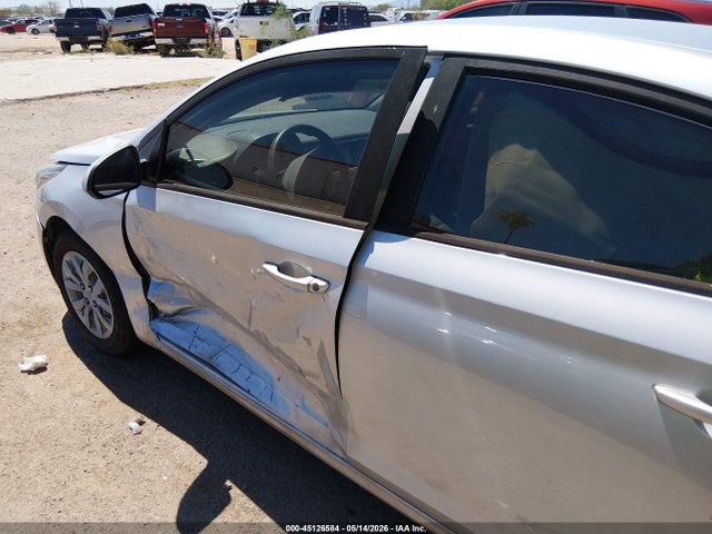 3KPC24A35JE005825 Hyundai ACCENT SE