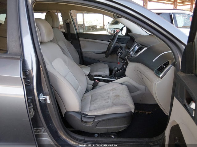 Продаж на аукціоні авто 2016 Hyundai Tucson Se, vin: KM8J33A41GU176827, номер лоту: 45126719