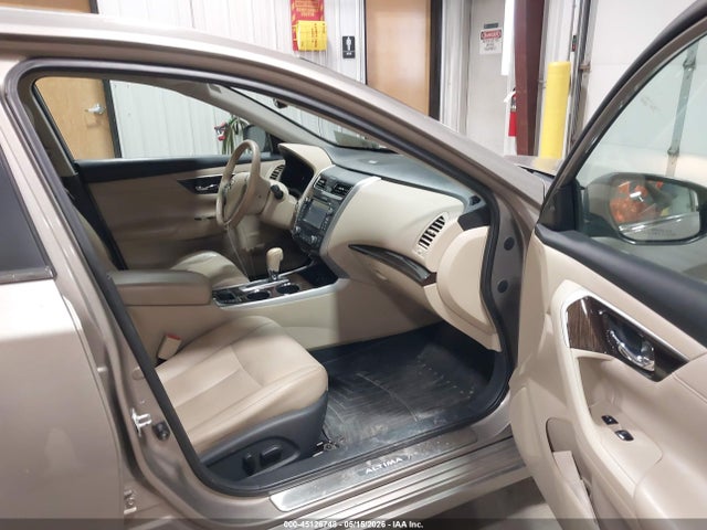 2015 Nissan Altima 2.5 Sl მანქანა იყიდება აუქციონზე, vin: 1N4AL3AP7FN861430, აუქციონის ნომერი: 45126748