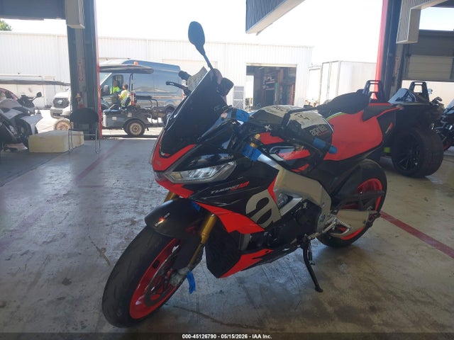 45126790 :رقم المزاد ، ZD4KZUB0XNS000302 vin ، 2022 Aprilia Tuono V4 1100 Factory مزاد بيع