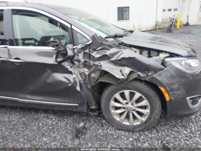 2019 Chrysler Pacifica Touring L მანქანა იყიდება აუქციონზე, vin: 2C4RC1BG7KR673343, აუქციონის ნომერი: 45126833