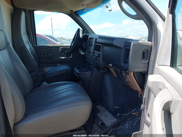 2011 Chevrolet Express 2500 Work Van მანქანა იყიდება აუქციონზე, vin: 1GCWGFFA2B1127371, აუქციონის ნომერი: 45126840