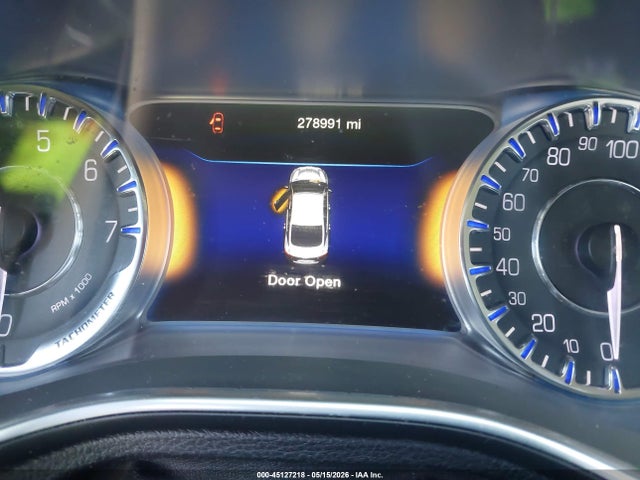 Aukcja sprzedaży 2015 Chrysler 200 C, vin: 1C3CCCCB9FN675557, numer aukcji: 45127218