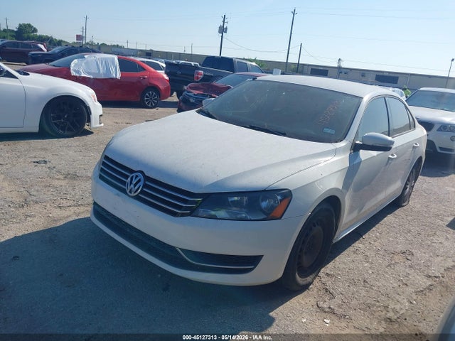 Aukcja sprzedaży 2015 Volkswagen Passat 1.8t S, vin: 1VWAT7A32FC076529, numer aukcji: 45127313