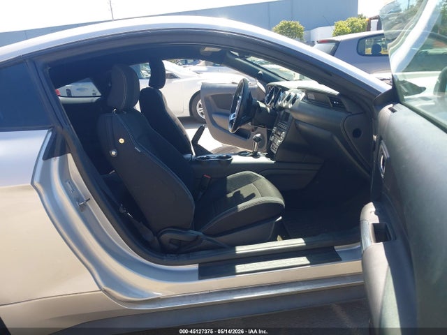 Продаж на аукціоні авто 2016 Ford Mustang V6, vin: 1FA6P8AM4G5279767, номер лоту: 45127375