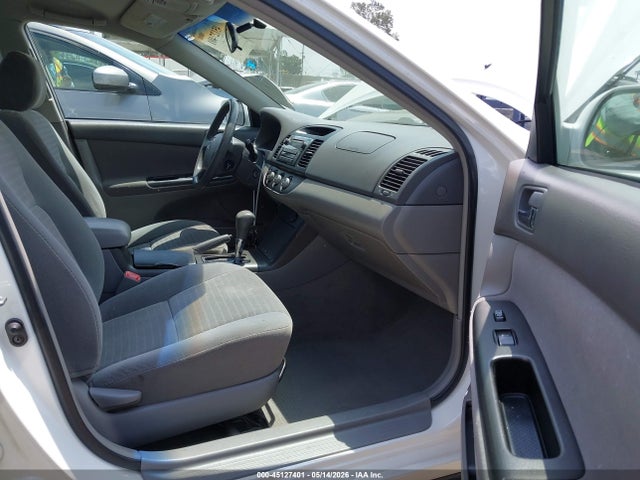 Продажа на аукционе авто 2005 Toyota Camry Le, vin: 4T1BE32KX5U567001, номер лота: 45127401