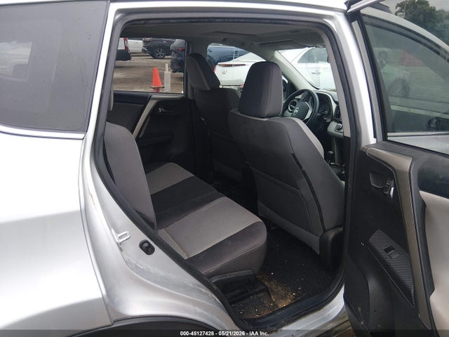 2T3RFREV5FW275267 Toyota Rav4 Xle