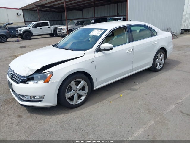 2015 Volkswagen Passat 1.8t Limited Edition მანქანა იყიდება აუქციონზე, vin: 1VWAT7A39FC110000, აუქციონის ნომერი: 45127450