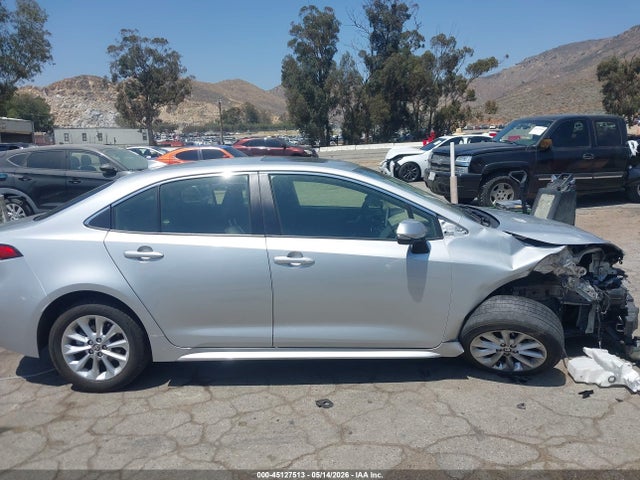 45127513 :رقم المزاد ، JTDFPMAE5NJ191925 vin ، 2022 Toyota Corolla Xle مزاد بيع