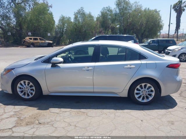 45127513 :رقم المزاد ، JTDFPMAE5NJ191925 vin ، 2022 Toyota Corolla Xle مزاد بيع
