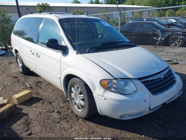 Продажа на аукционе авто 2005 Chrysler Town & Country Limited, vin: 2C4GP64L15R222576, номер лота: 45127527