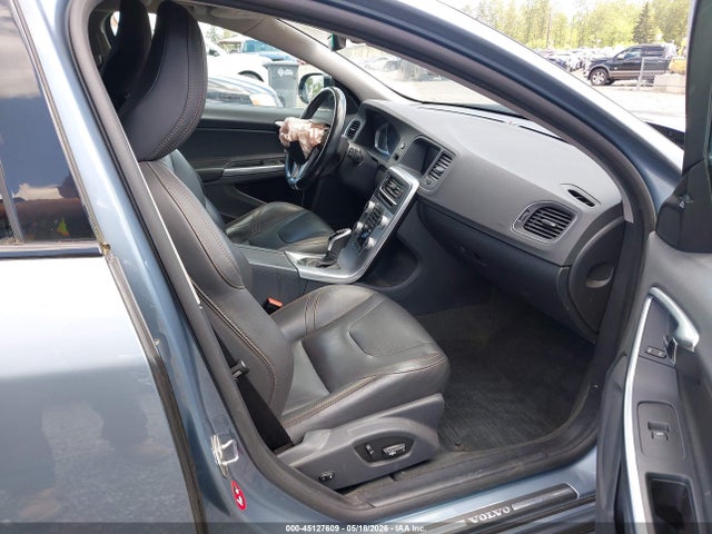 Продажа на аукционе авто 2017 Volvo V60 Cross Country T5, vin: YV440MWK3H1036947, номер лота: 45127609