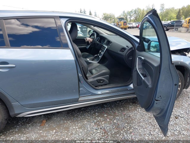 Продажа на аукционе авто 2017 Volvo V60 Cross Country T5, vin: YV440MWK3H1036947, номер лота: 45127609