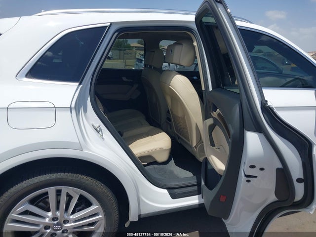 45127754 :رقم المزاد ، WA1CNAFY8J2215658 vin ، 2018 Audi Q5 2.0t Premium/2.0t Tech Premium مزاد بيع