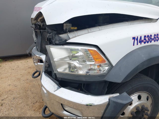 45127789 :رقم المزاد ، 3C7WRMDL1JG375617 vin ، 2018 Ram 5500 Chassis Tradesman/slt مزاد بيع