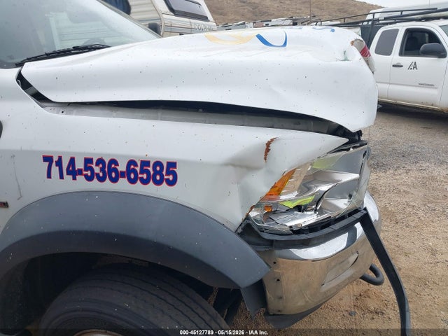 45127789 :رقم المزاد ، 3C7WRMDL1JG375617 vin ، 2018 Ram 5500 Chassis Tradesman/slt مزاد بيع