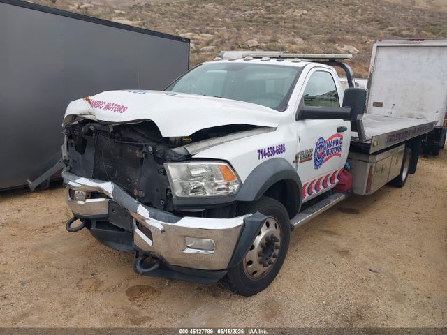 45127789 :رقم المزاد ، 3C7WRMDL1JG375617 vin ، 2018 Ram 5500 Chassis Tradesman/slt مزاد بيع