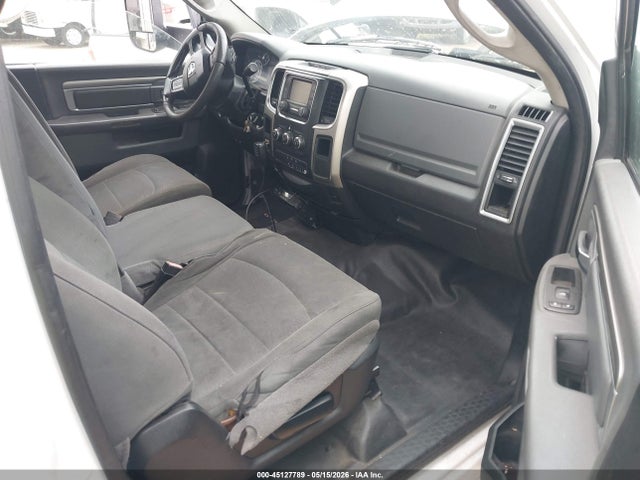 45127789 :رقم المزاد ، 3C7WRMDL1JG375617 vin ، 2018 Ram 5500 Chassis Tradesman/slt مزاد بيع