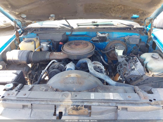 1992 Chevrolet Suburban K1500 მანქანა იყიდება აუქციონზე, vin: 1GNFK16K5NJ322905, აუქციონის ნომერი: 45127793