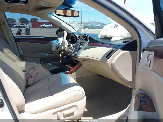 45128007 :رقم المزاد ، 4T1BK3DB6BU408140 vin ، 2011 Toyota Avalon مزاد بيع