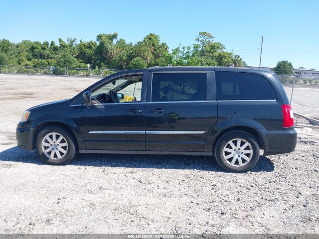 2016 Chrysler Town & Country Touring მანქანა იყიდება აუქციონზე, vin: 2C4RC1BG1GR295303, აუქციონის ნომერი: 45128038