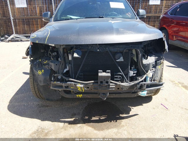 1C4RJFDJXFC913768 Jeep Grand Cherokee Srt