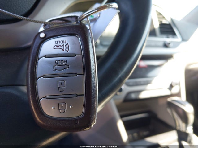 2017 Hyundai Elantra Limited მანქანა იყიდება აუქციონზე, vin: 5NPD84LF3HH054912, აუქციონის ნომერი: 45128317