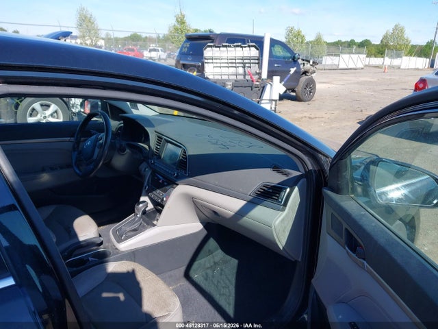 2017 Hyundai Elantra Limited მანქანა იყიდება აუქციონზე, vin: 5NPD84LF3HH054912, აუქციონის ნომერი: 45128317