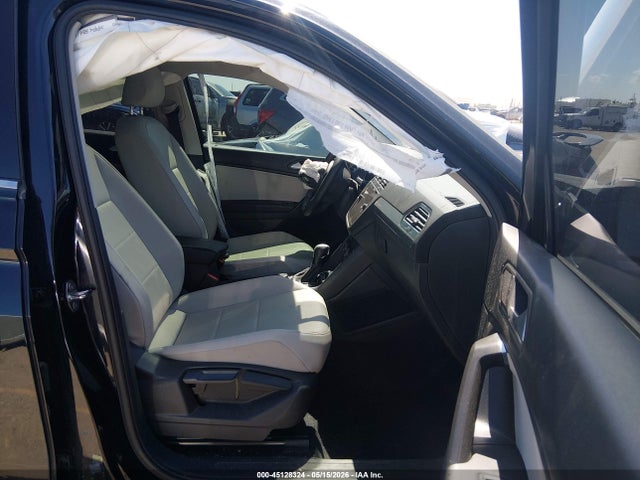 2021 Volkswagen Tiguan 2.0t Se/2.0t Se R-line Black/2.0t Sel მანქანა იყიდება აუქციონზე, vin: 3VV2B7AX1MM135242, აუქციონის ნომერი: 45128324