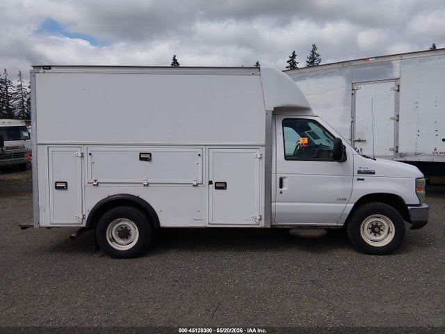 45128380 :رقم المزاد ، 1FDSE3FL6ADA82951 vin ، 2010 Ford E-350 Cutaway مزاد بيع