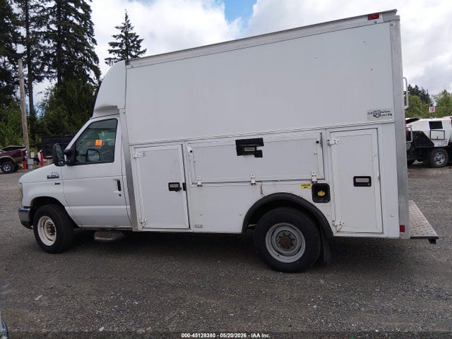 45128380 :رقم المزاد ، 1FDSE3FL6ADA82951 vin ، 2010 Ford E-350 Cutaway مزاد بيع