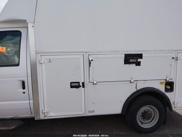 45128380 :رقم المزاد ، 1FDSE3FL6ADA82951 vin ، 2010 Ford E-350 Cutaway مزاد بيع