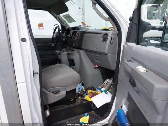 45128380 :رقم المزاد ، 1FDSE3FL6ADA82951 vin ، 2010 Ford E-350 Cutaway مزاد بيع