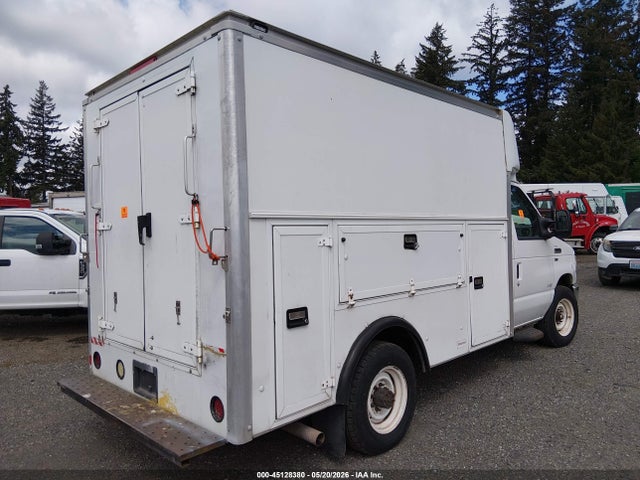 45128380 :رقم المزاد ، 1FDSE3FL6ADA82951 vin ، 2010 Ford E-350 Cutaway مزاد بيع