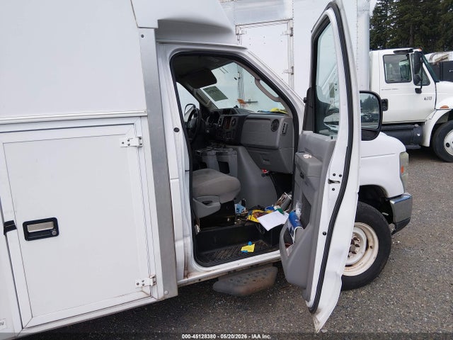 45128380 :رقم المزاد ، 1FDSE3FL6ADA82951 vin ، 2010 Ford E-350 Cutaway مزاد بيع
