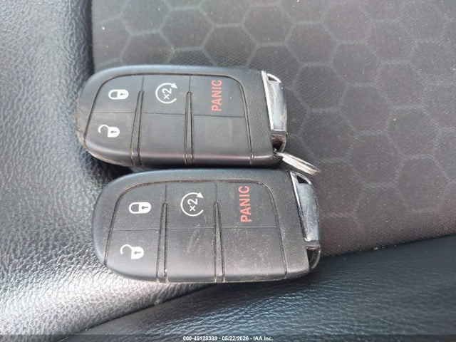 3C4NJDBB7JT435689 Jeep Compass Latitude 4x4