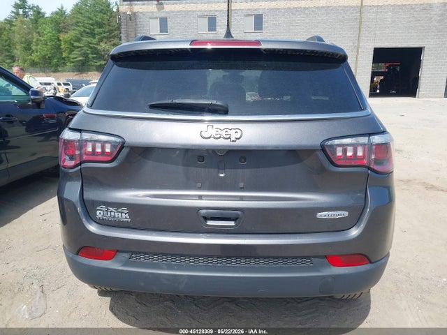 3C4NJDBB7JT435689 Jeep Compass Latitude 4x4