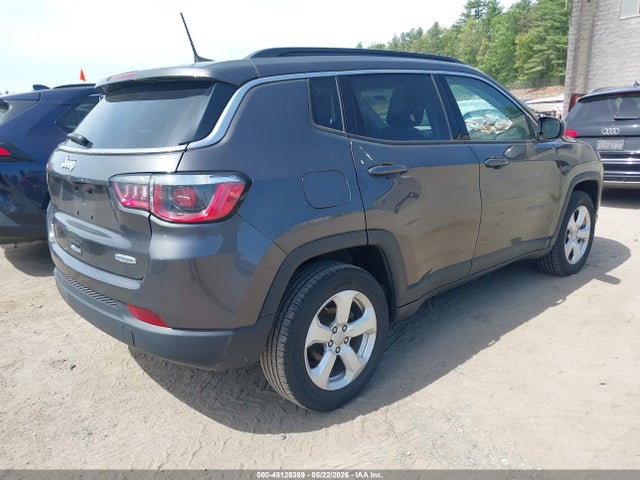3C4NJDBB7JT435689 Jeep Compass Latitude 4x4