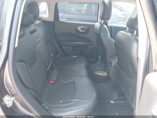 3C4NJDBB7JT435689 Jeep Compass Latitude 4x4