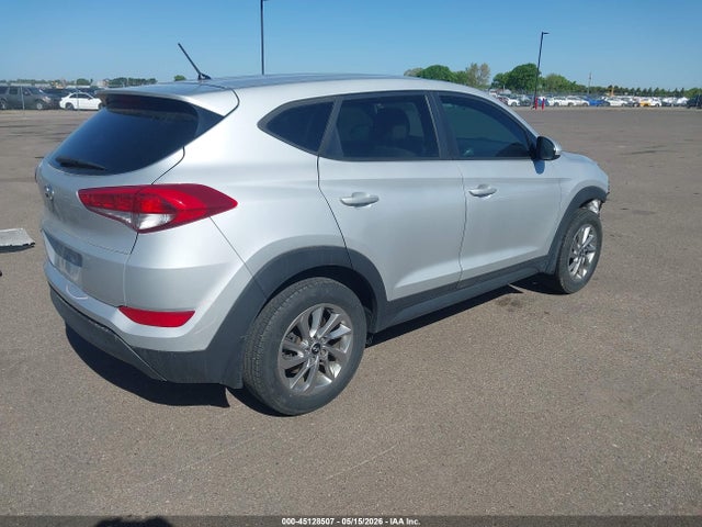 KM8J23A47JU773555 Hyundai TUCSON SE
