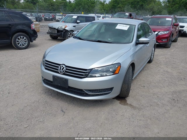 1VWAT7A35FC047610 Volkswagen Passat 1.8t Wolfsburg Edition