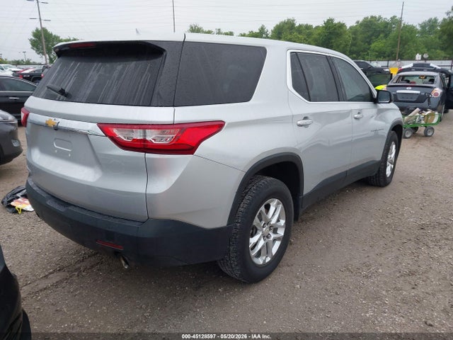 Chevrolet Traverse Ls 2019 1GNERFKW6KJ149954 Image 4