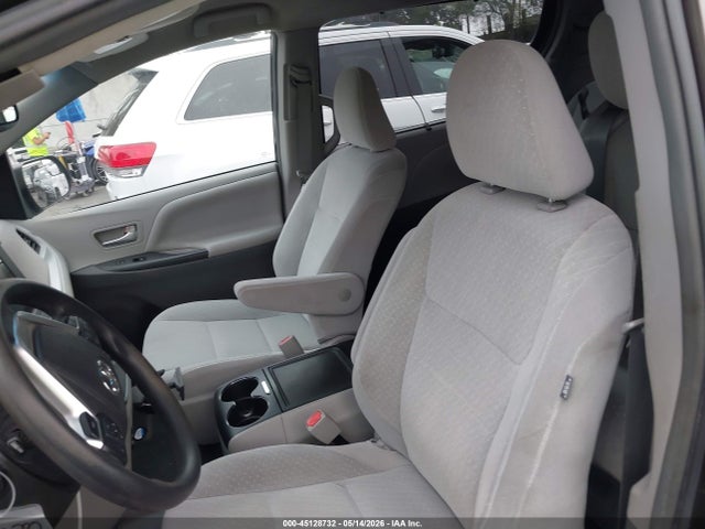Toyota Sienna Le 8 Passenger 2017 5TDKZ3DC7HS819701 Image 19