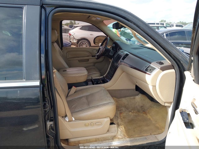 Продаж на аукціоні авто 2011 Cadillac Escalade Esv Premium, vin: 1GYS4JEF1BR291147, номер лоту: 45128742