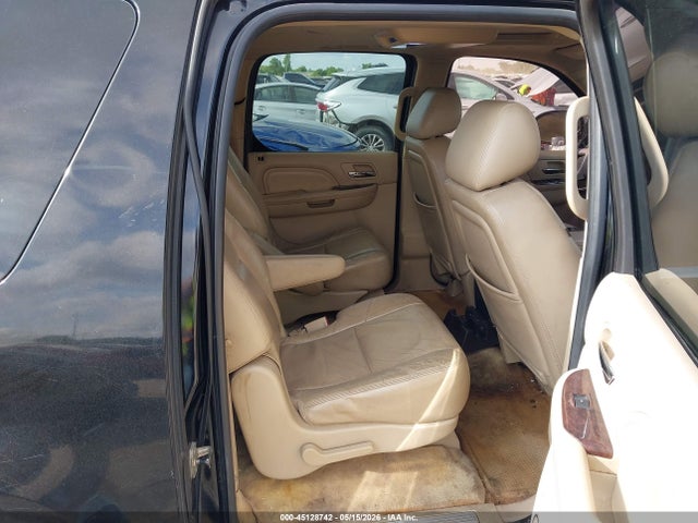 Продаж на аукціоні авто 2011 Cadillac Escalade Esv Premium, vin: 1GYS4JEF1BR291147, номер лоту: 45128742