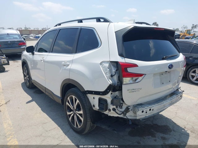 Subaru Forester Limited 2023 JF2SKAPC7PH475876 Image 3
