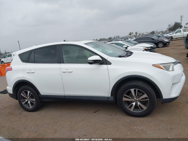 Toyota Rav4 Xle 2018 JTMWFREV7JJ753151 Image 13