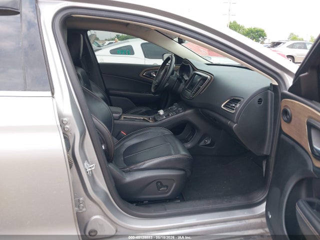 Chrysler 200 C 2015 1C3CCCCG6FN641863 Image 5