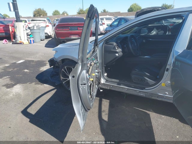 4T1B11HK2KU835526 Toyota CAMRY SE
